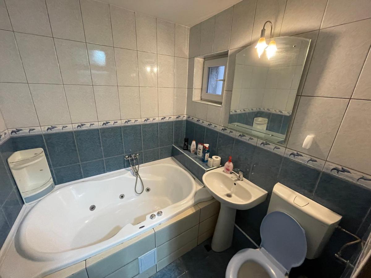 Appartement Apartament Magnolia, Piata Gorjului- Metrou à Bucarest Extérieur photo